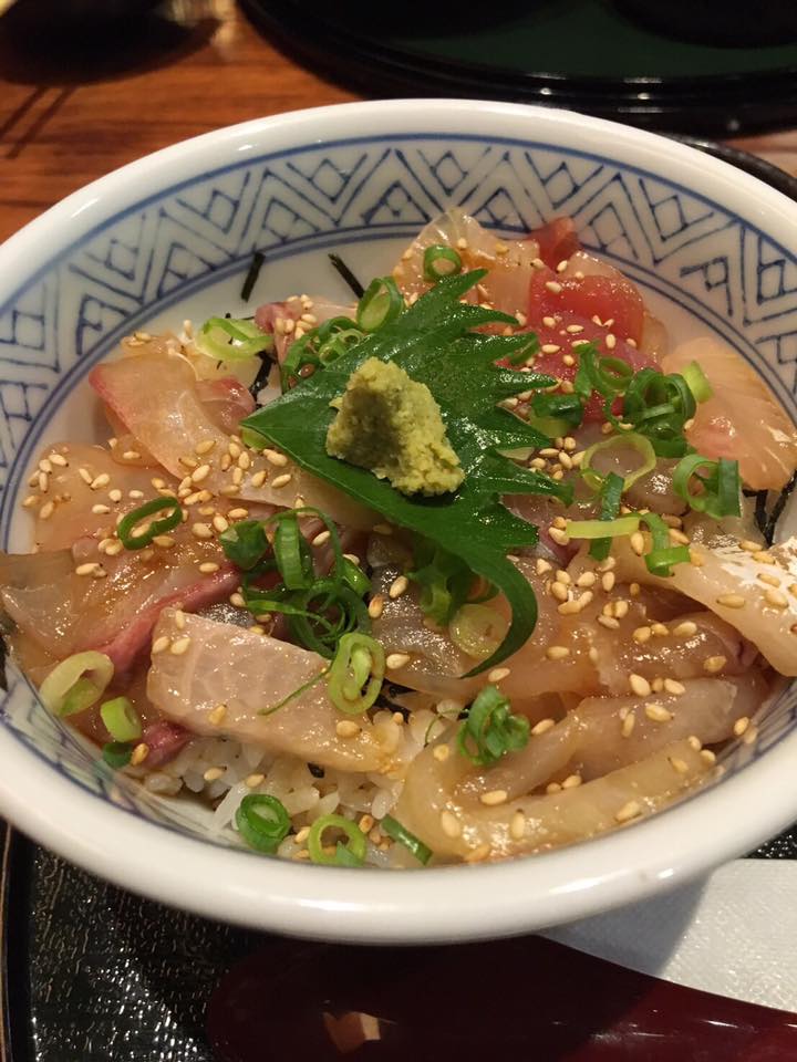 雑魚屋 マグロ丼